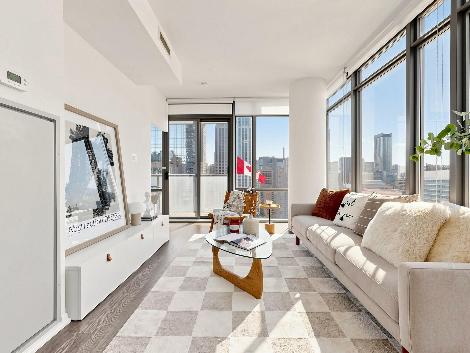 38 Grenville Street - Downtown