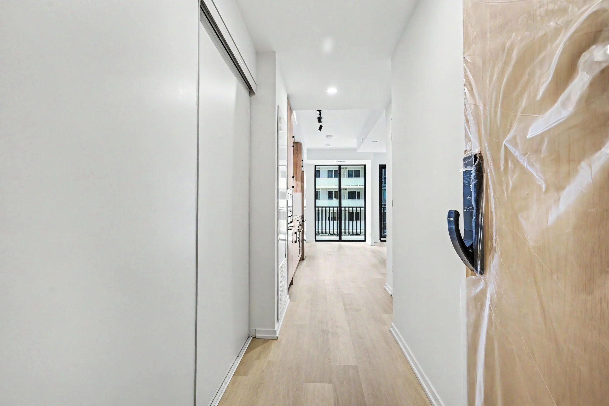 109 Erskine Avenue - Midtown