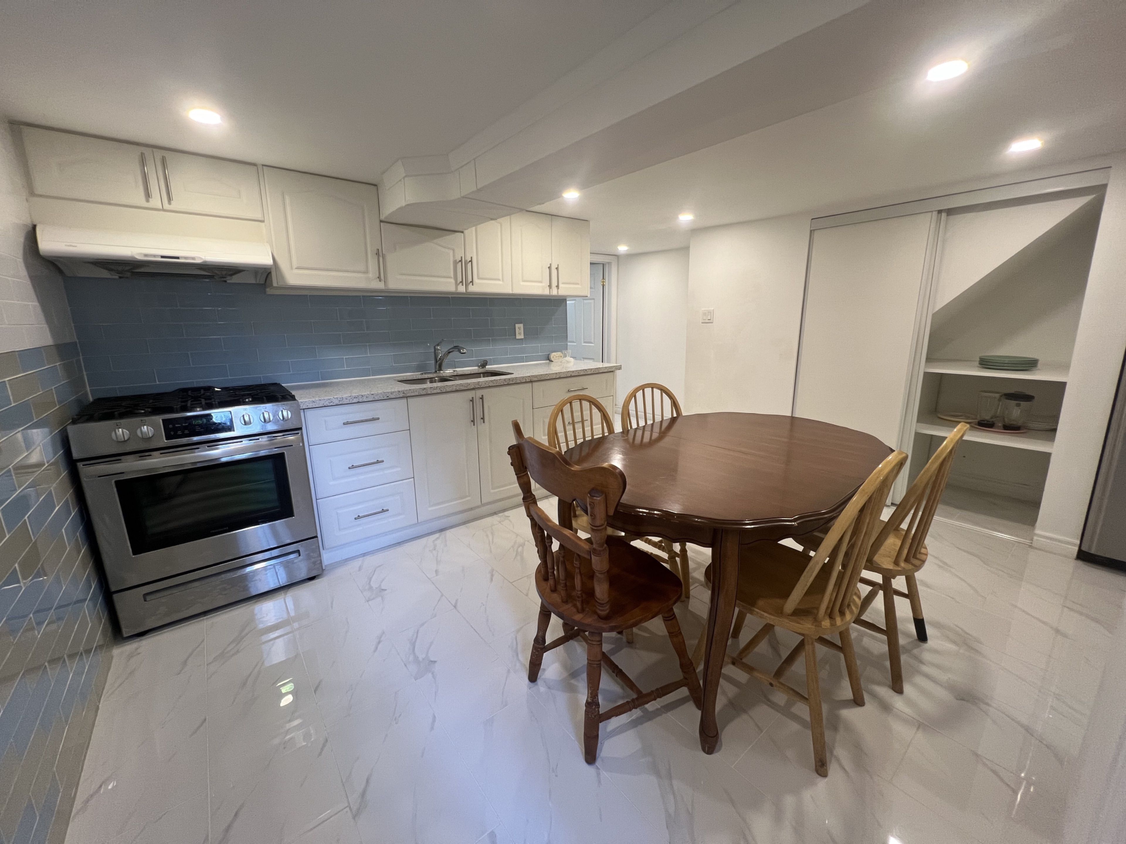 548 Dufferin Street - Downtown