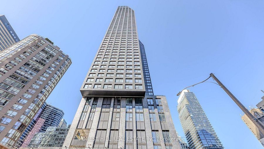 8 Wellesley Street - Downtown