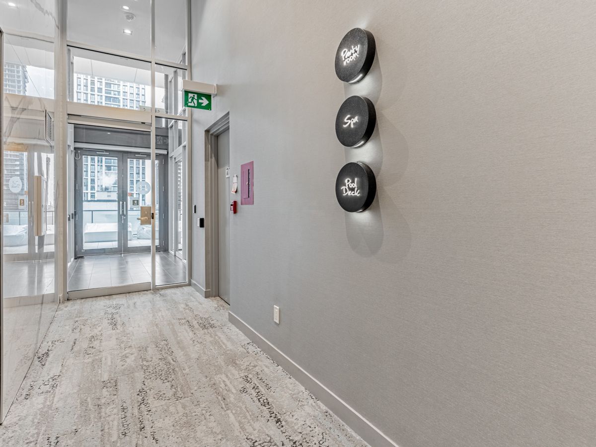 161 Roehampton Avenue - Midtown