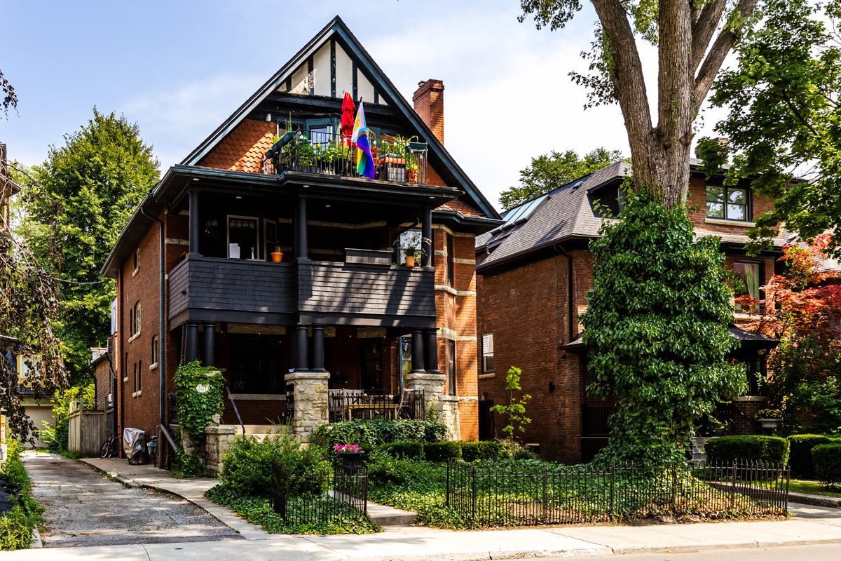 321 Palmerston Boulevard - Downtown