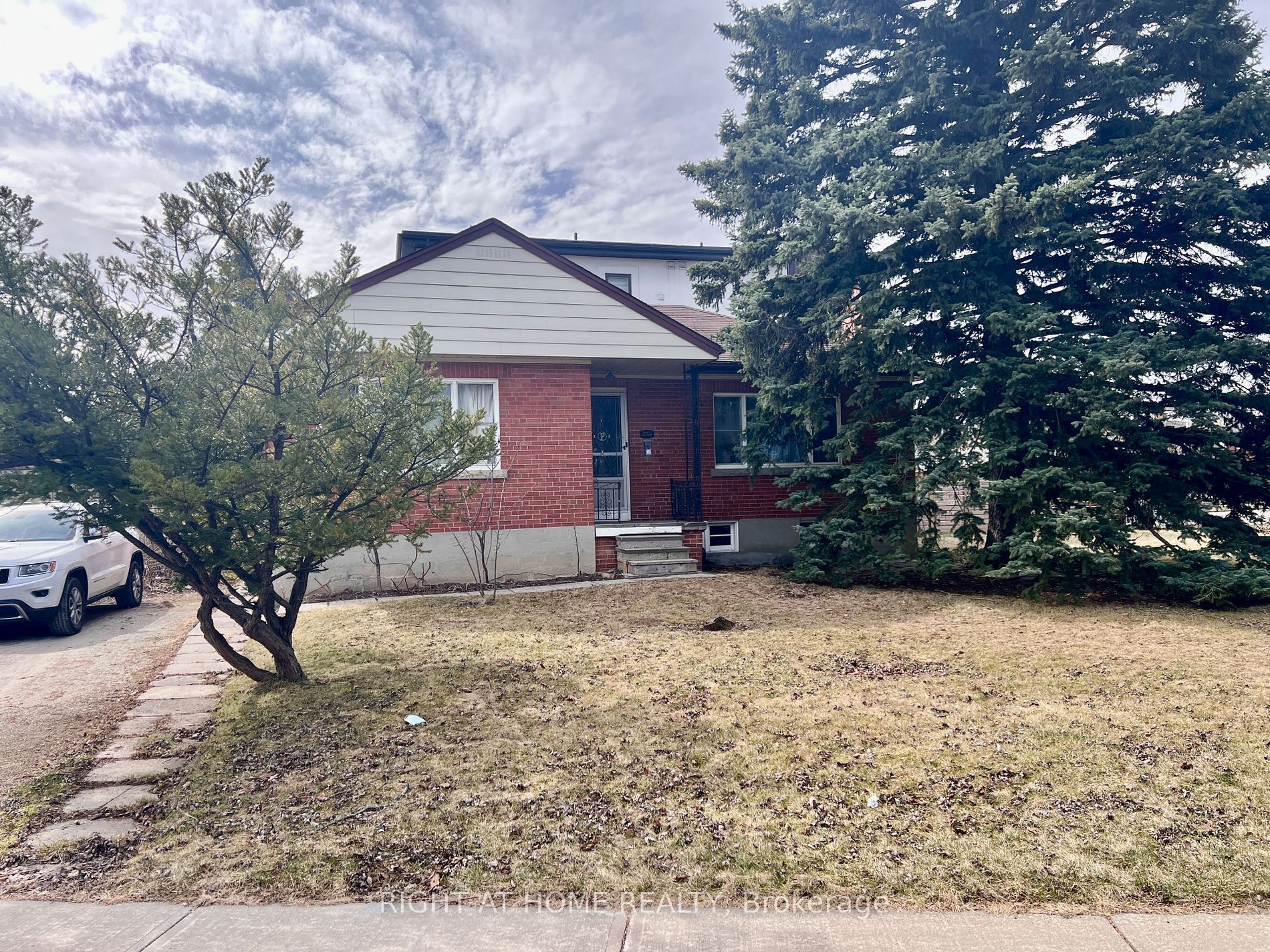 201 Codsell Avenue - West North York