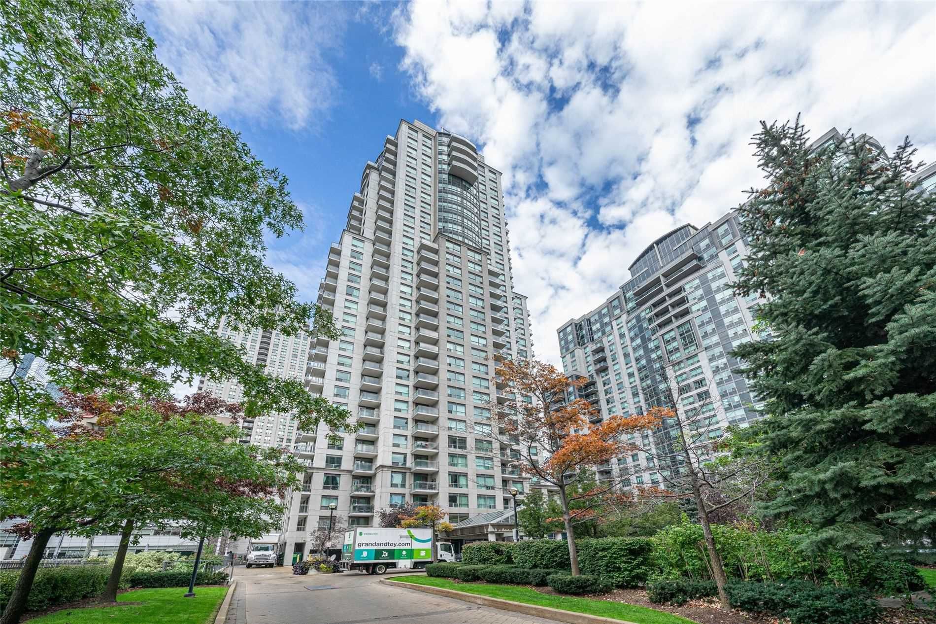 21 Hillcrest Avenue - North York