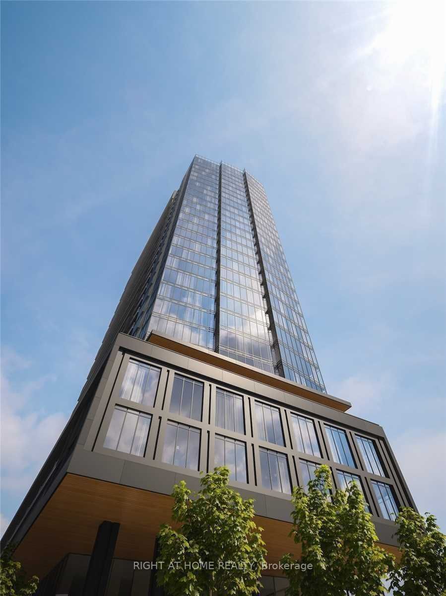 19 Western Battery Road - Downtown