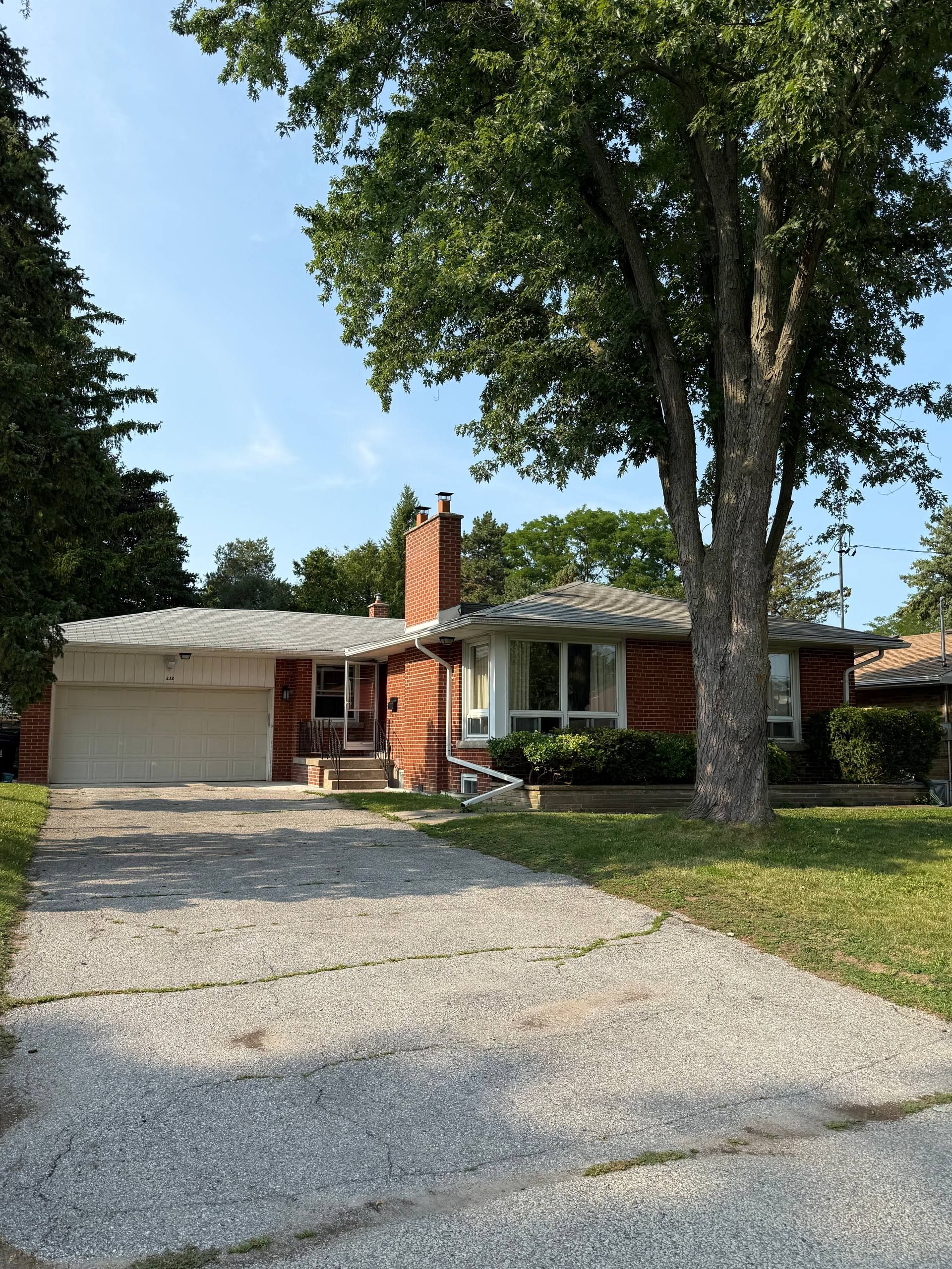 232 Newton Drive - North York