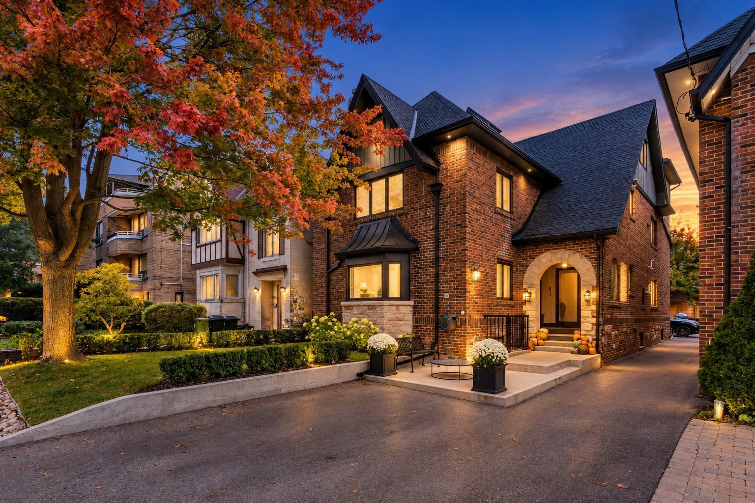 887 Avenue Road - West Midtown