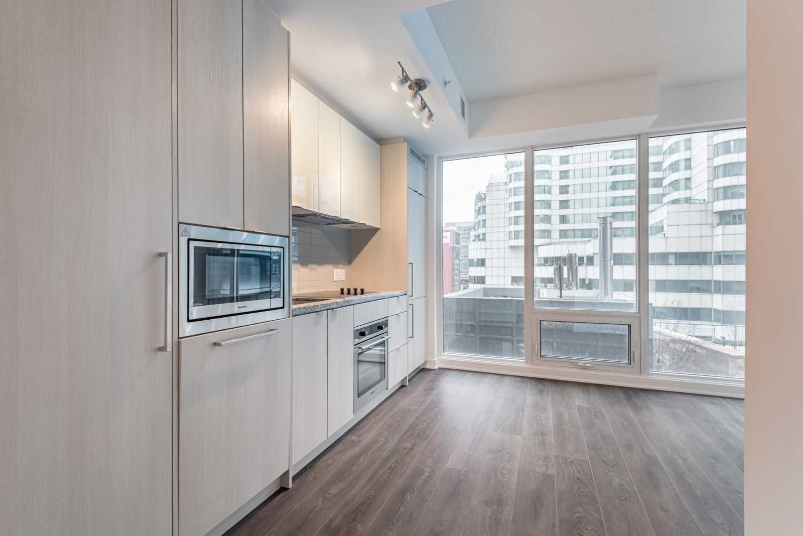 115 Blue Jays Way - Downtown