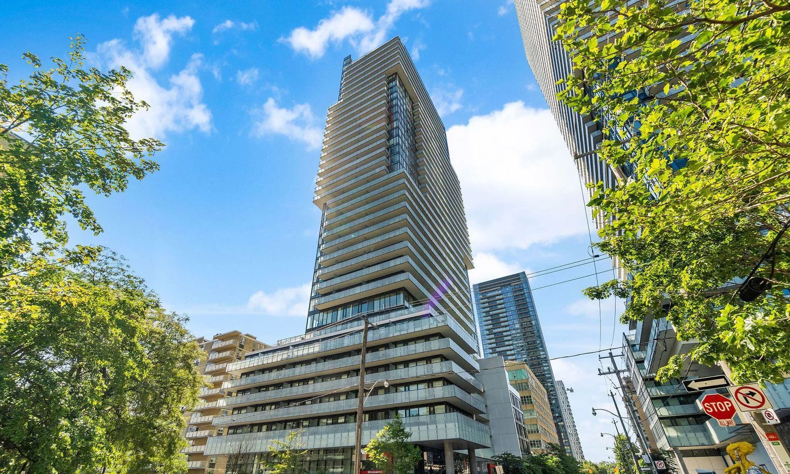 185 Roehampton Avenue - Midtown