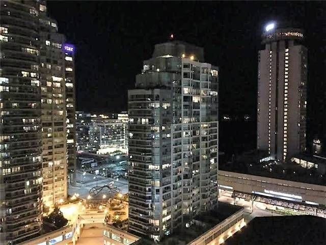 33 Bay Street - Downtown