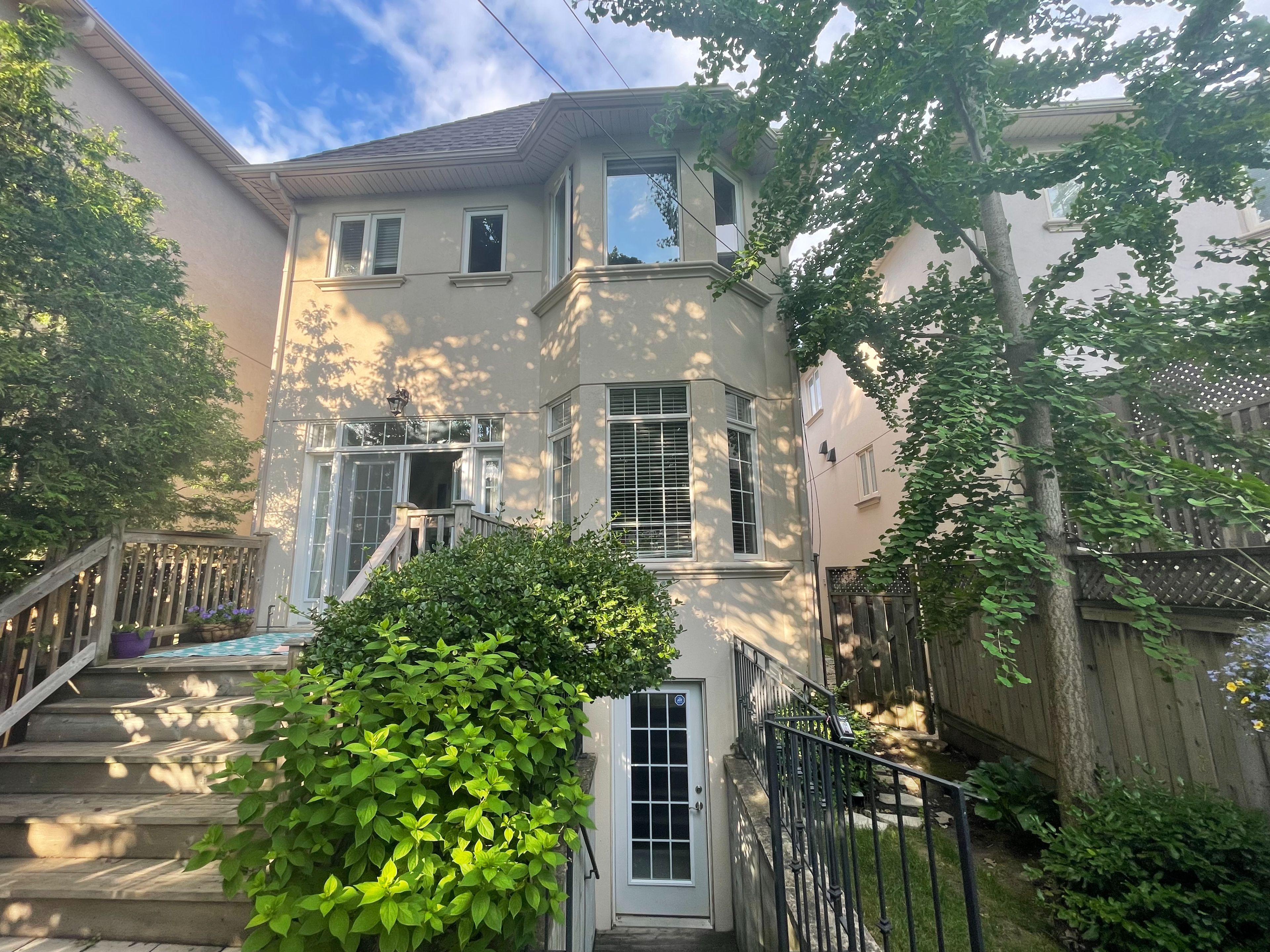 10 Hoyle Avenue - Midtown