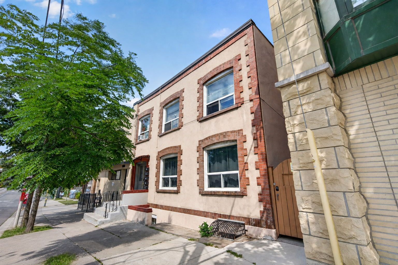 2360 Queen Street - The Beaches
