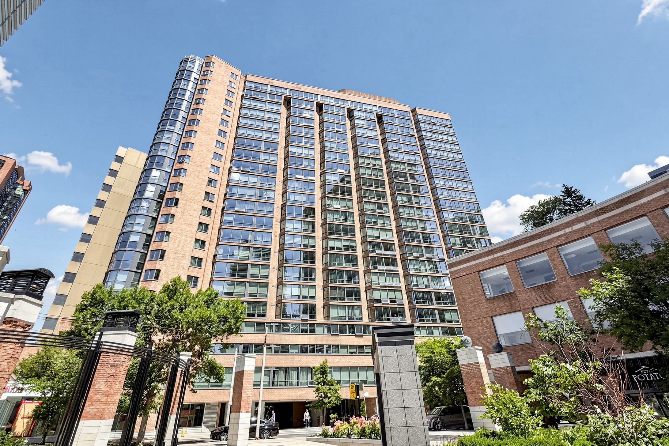 1055 Bay Street - Downtown