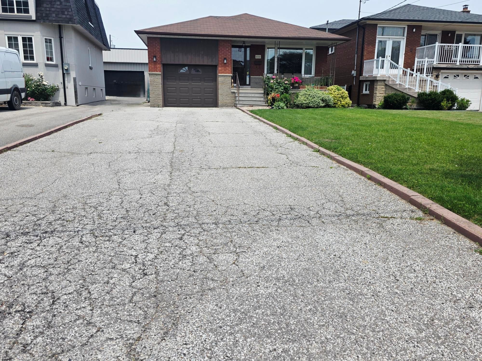 252 Maple Leaf Drive - Weston