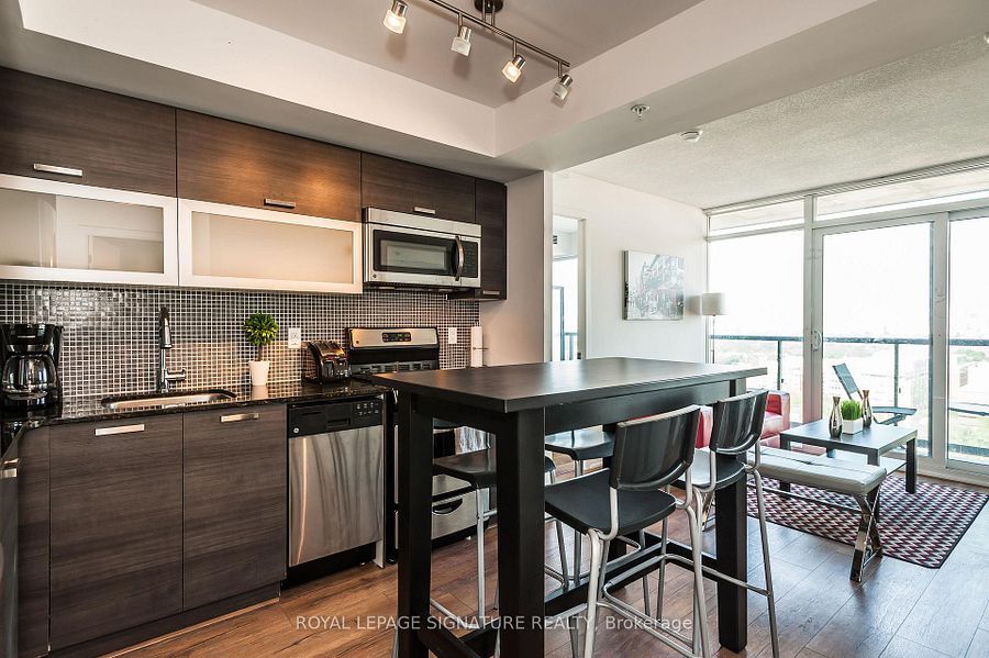 36 Lisgar Street - Downtown
