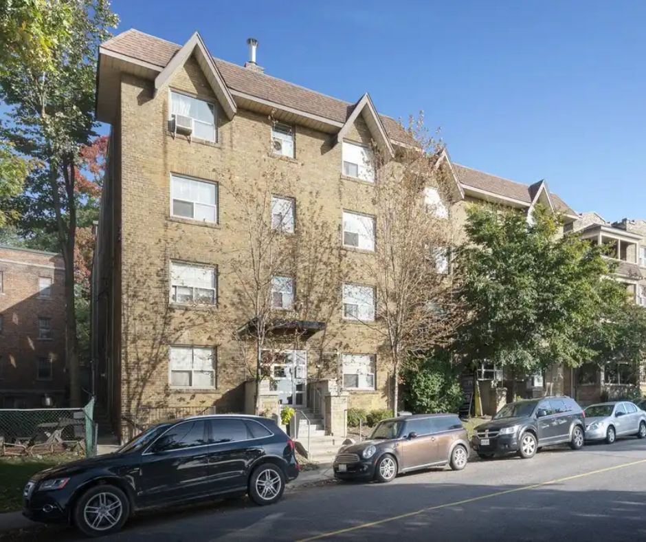 2406 Queen Street - Bluffers Park