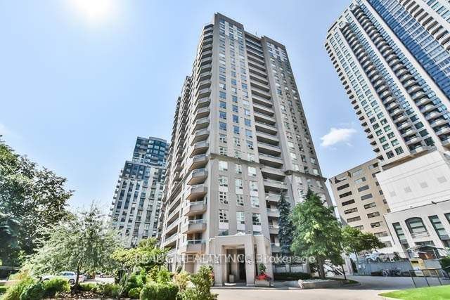 18 Hillcrest Avenue - North York