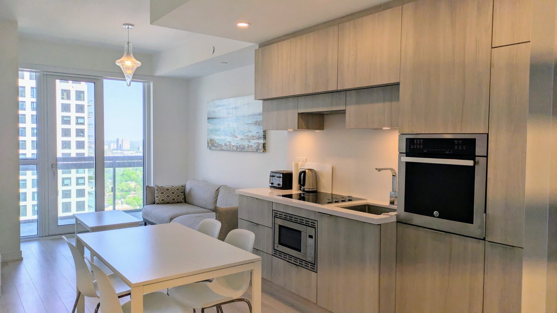 39 Roehampton Avenue - Midtown