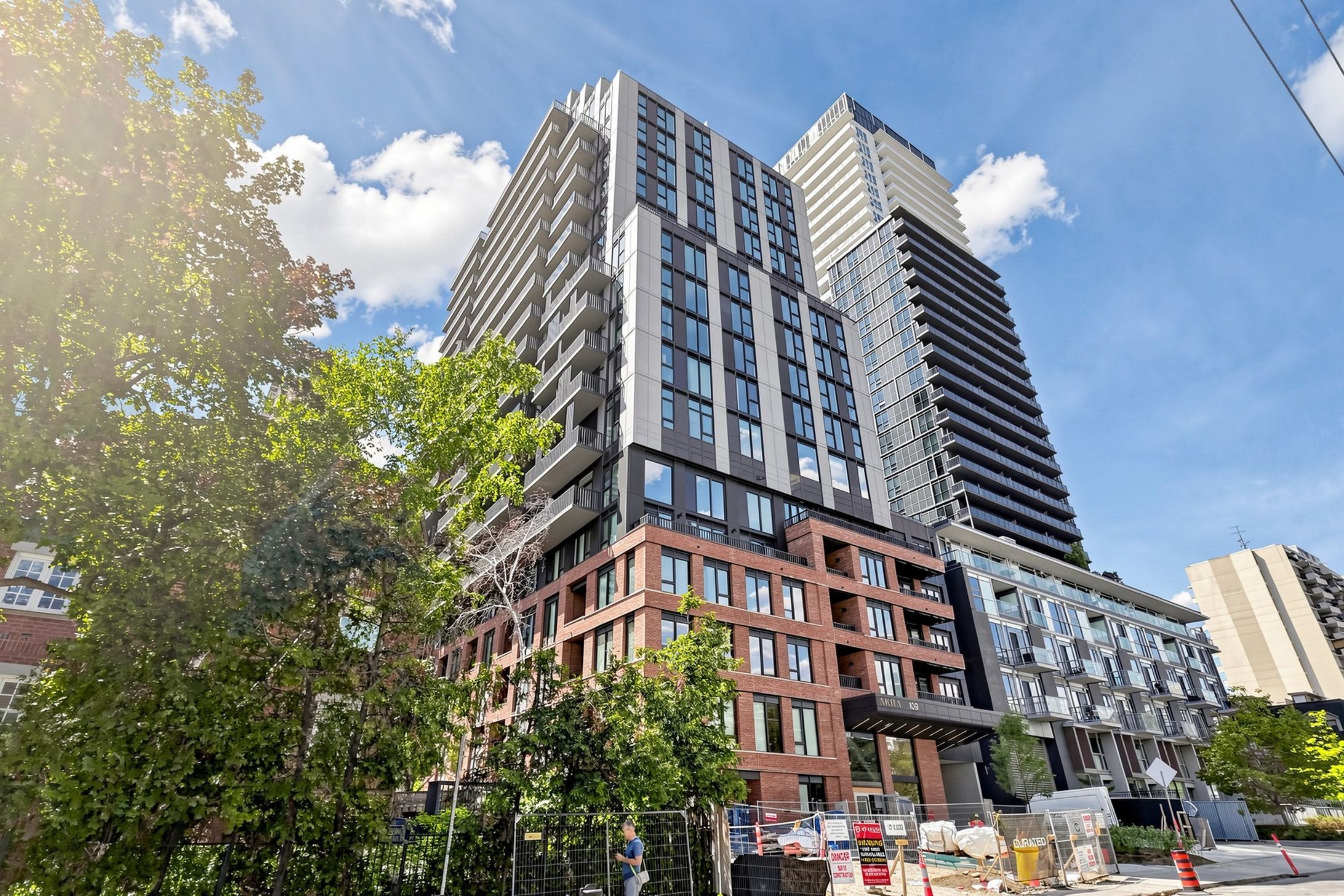 109 Erskine Avenue - Midtown