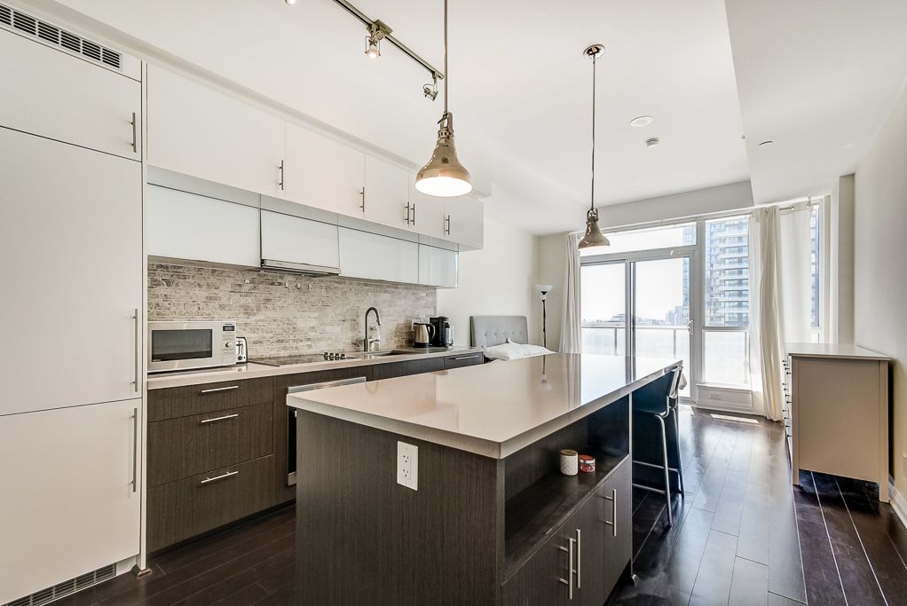 8 Mercer Street - Downtown