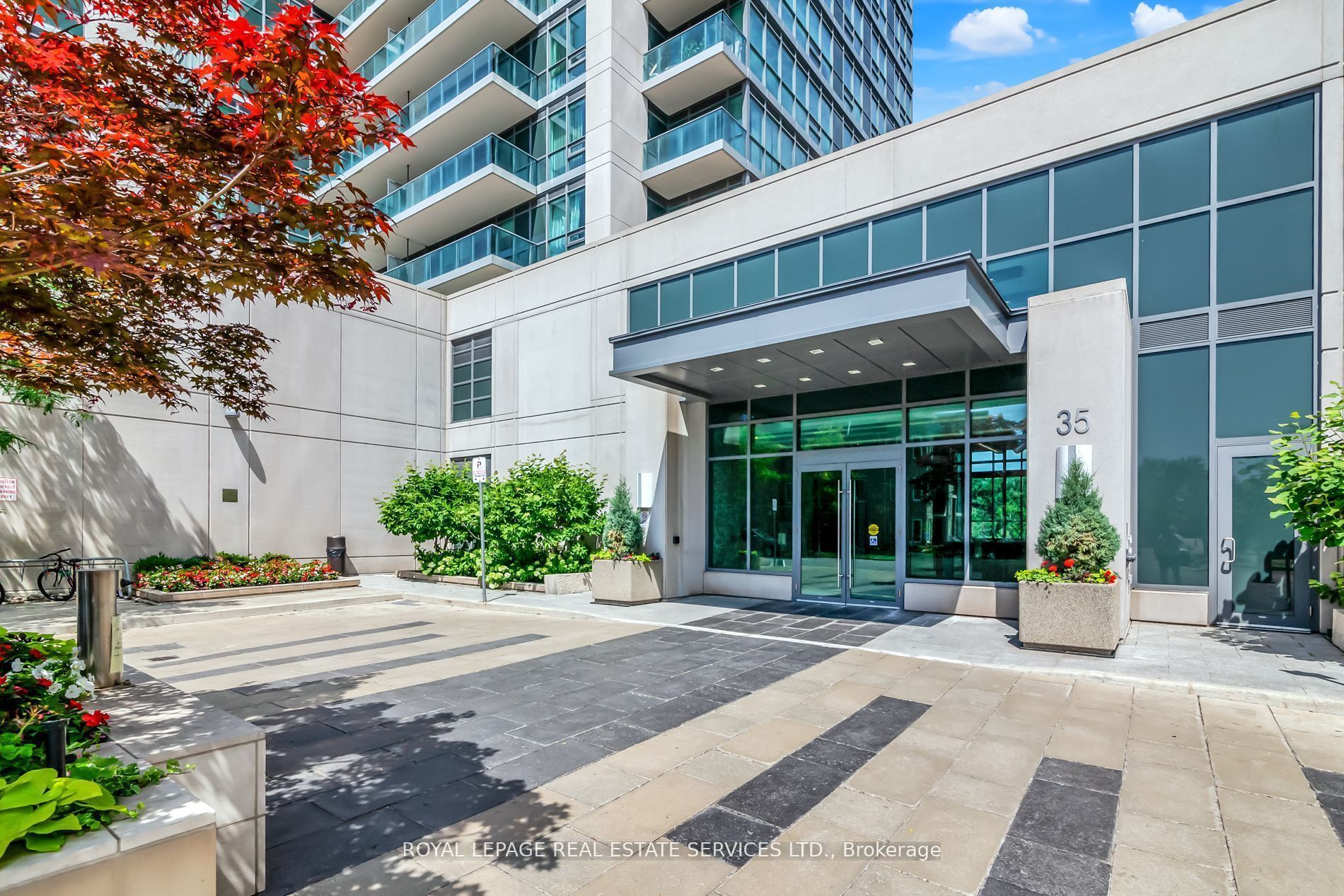 35 Brian Peck Crescent - Northeast Downtown