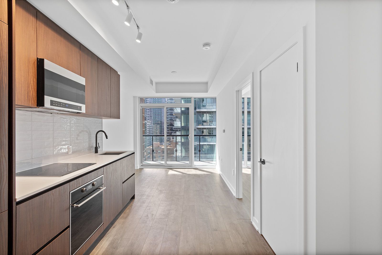 127 Broadway Avenue - Midtown