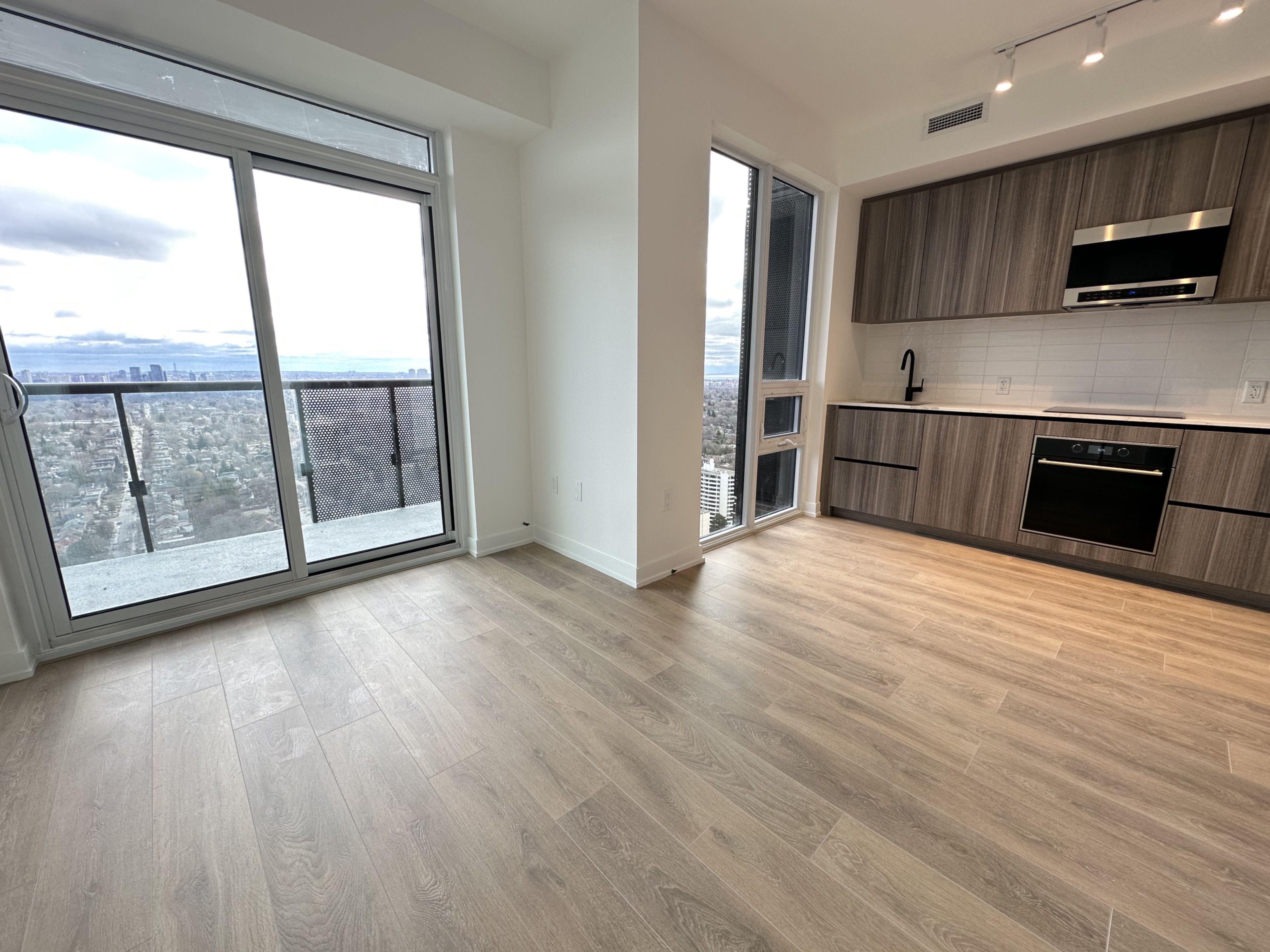 117 Broadway Avenue - Midtown