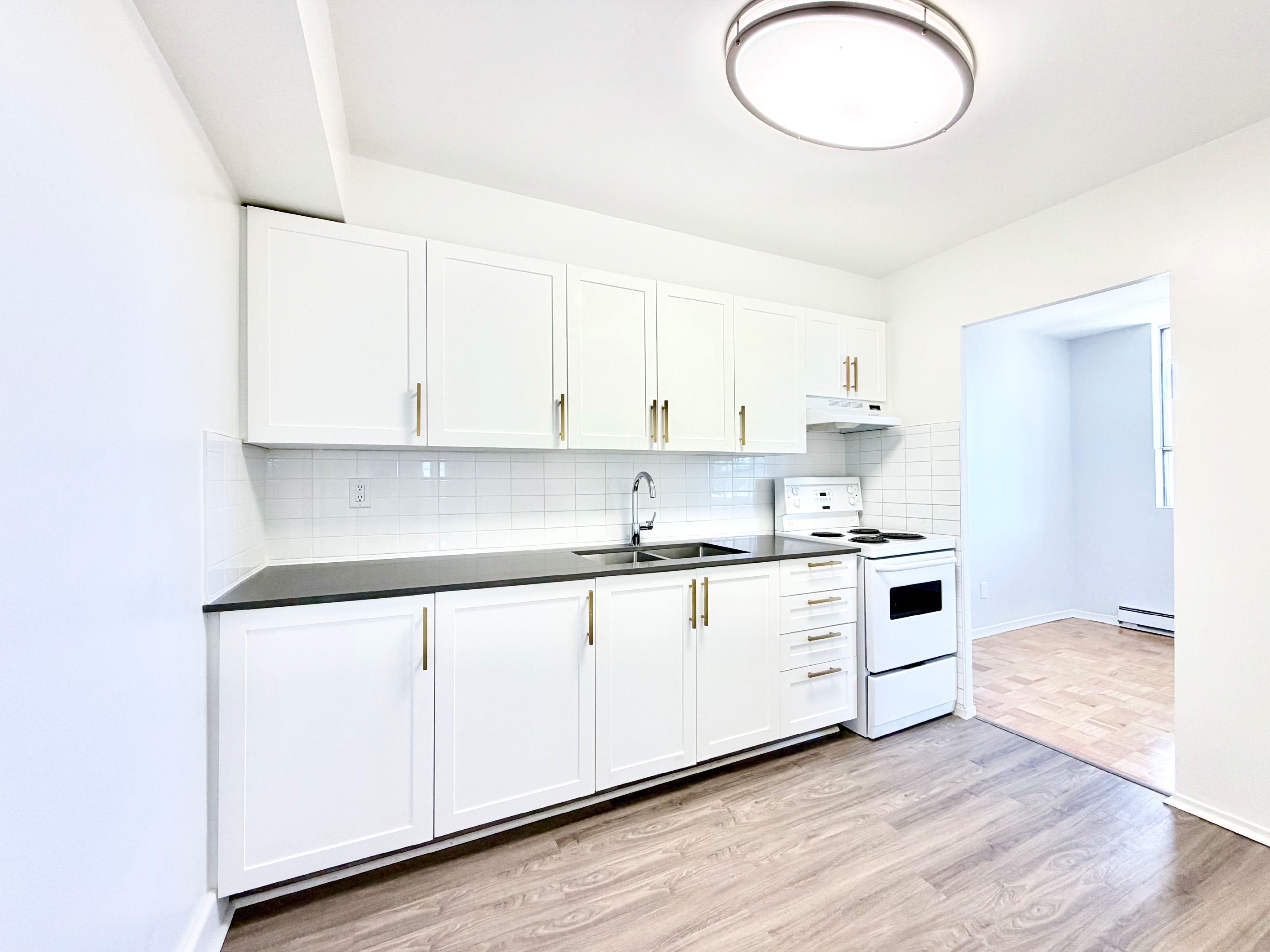 525 Eglinton Avenue - Midtown