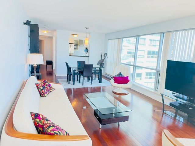 10 Yonge Street - Downtown