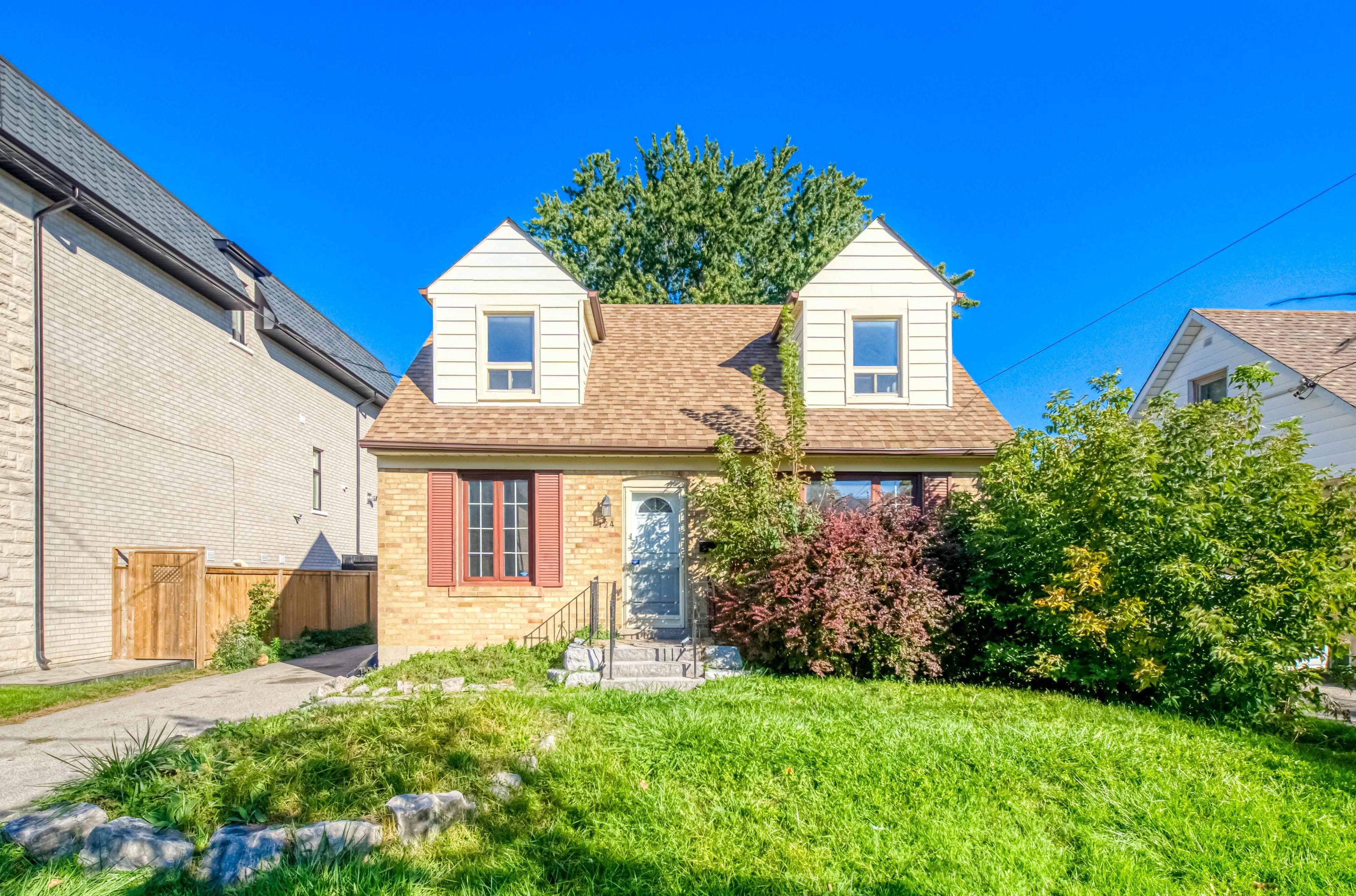 124 Homewood Avenue - West North York
