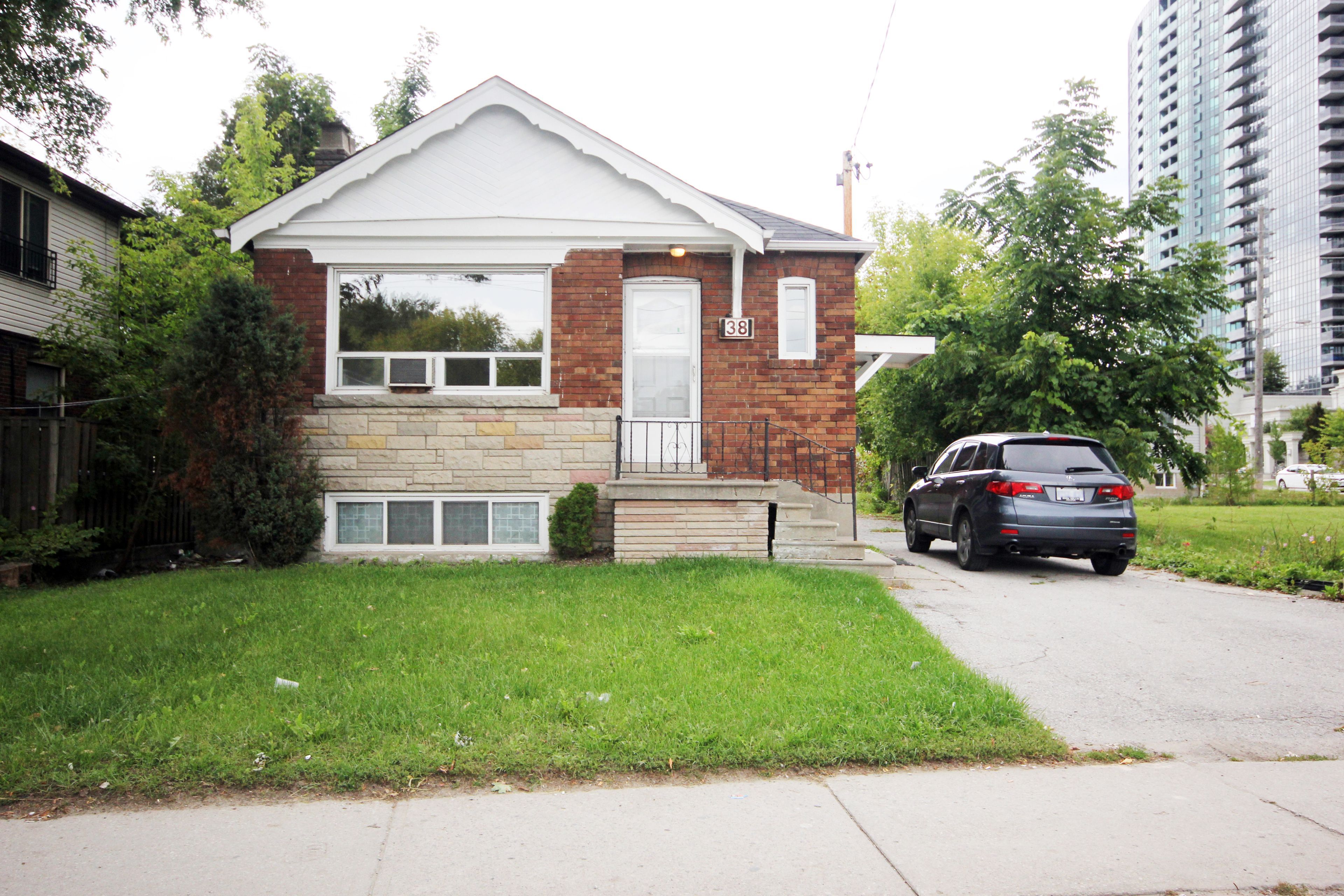 38 Finch Avenue - West North York