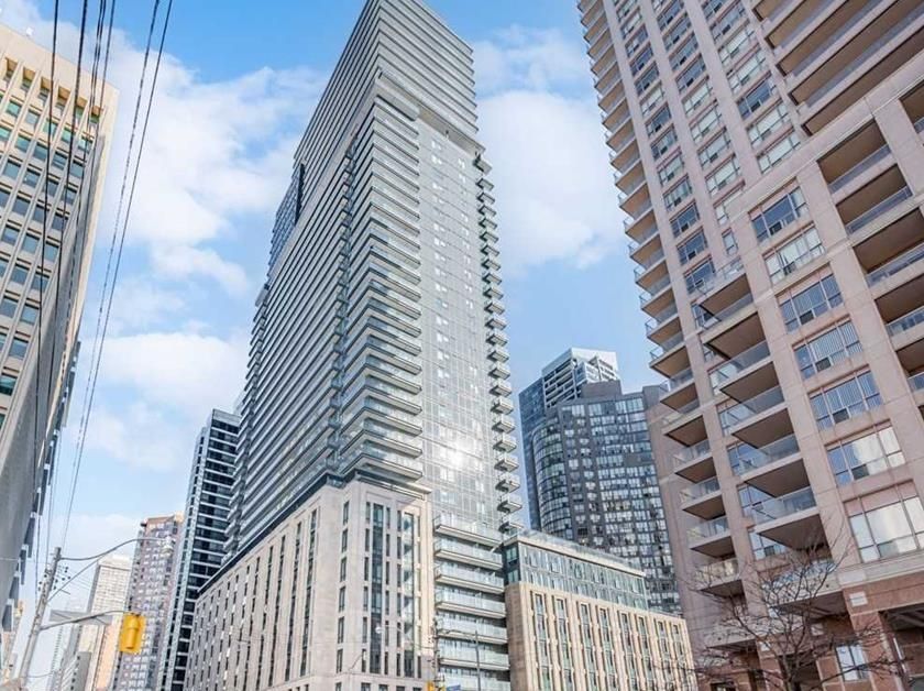 955 Bay Street - Downtown