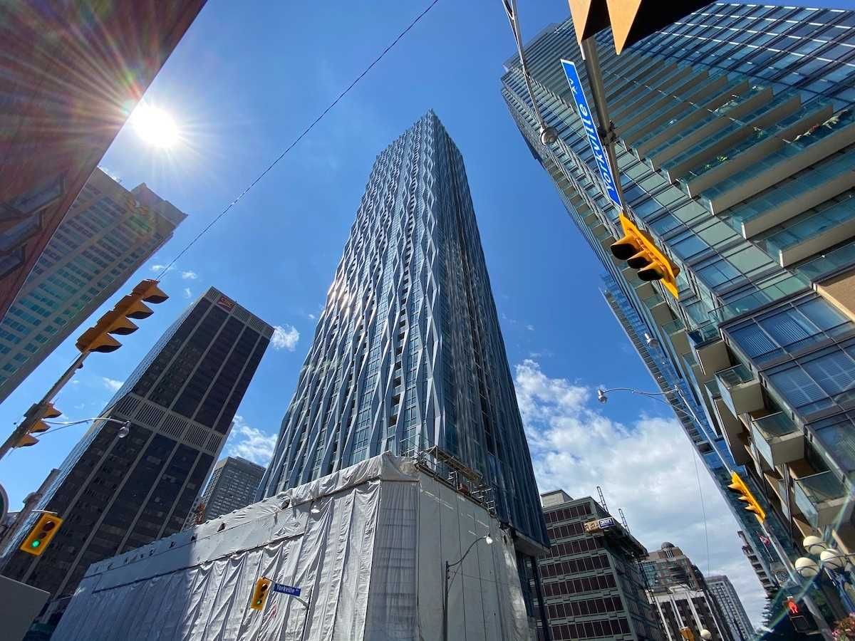 1 Yorkville Avenue - Northwest Downtown