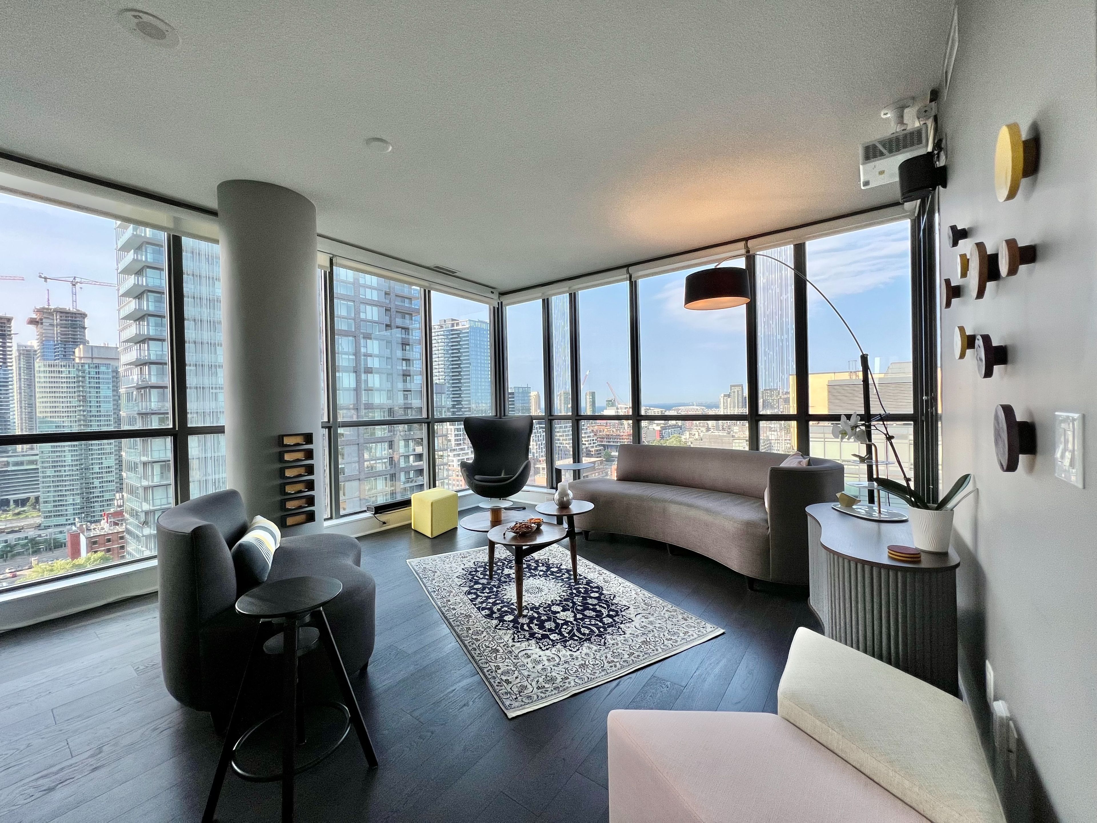 8 Charlotte Street - Downtown