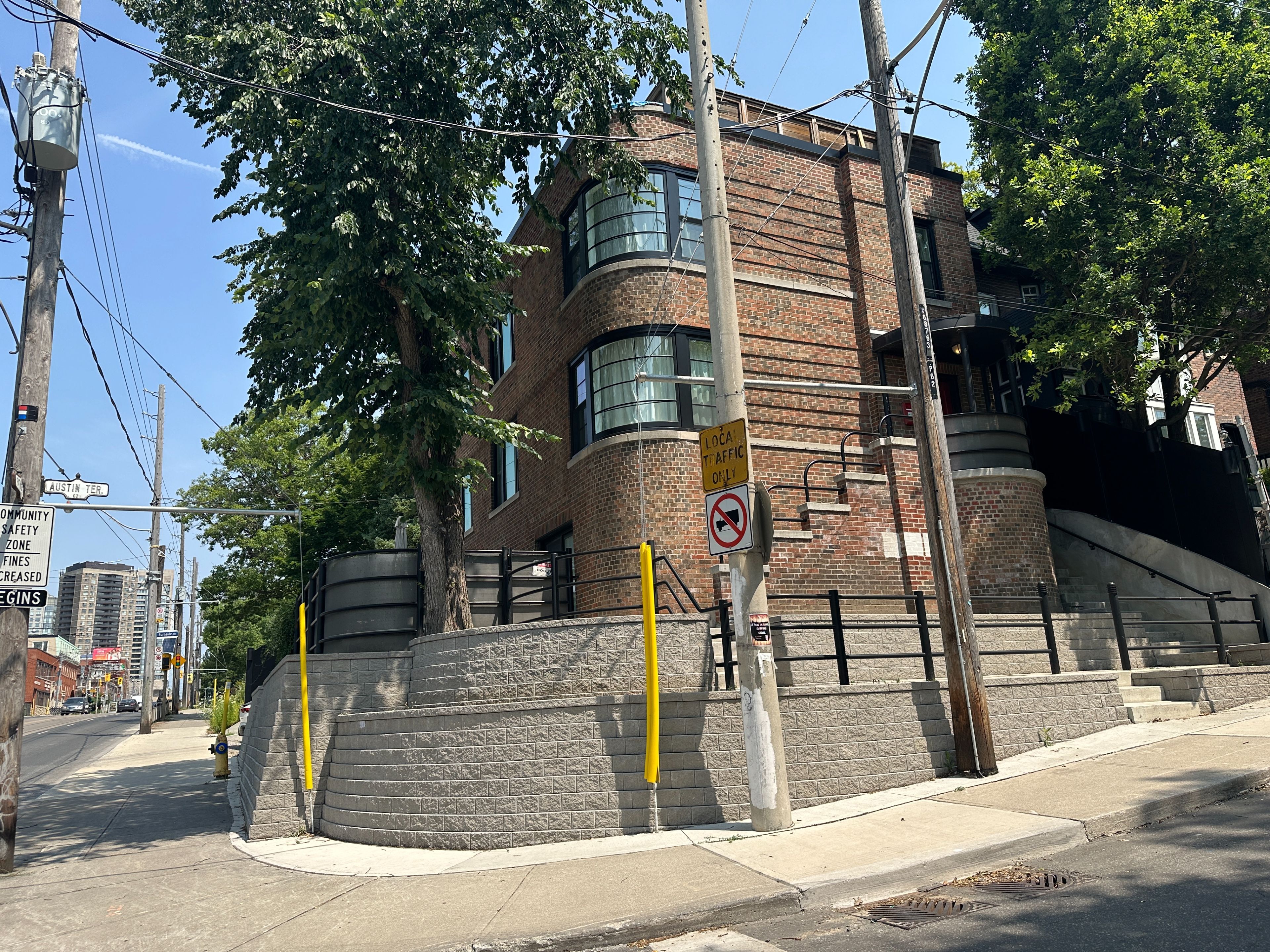 62 Austin Terrace - Northwest Downtown