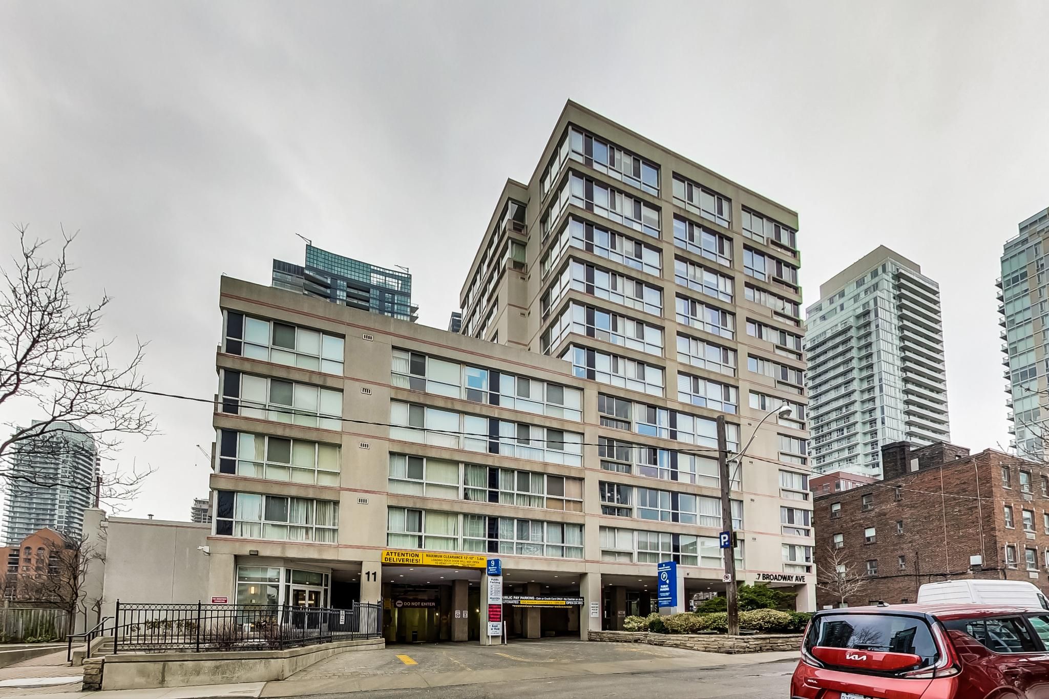 11 Broadway Avenue - Midtown