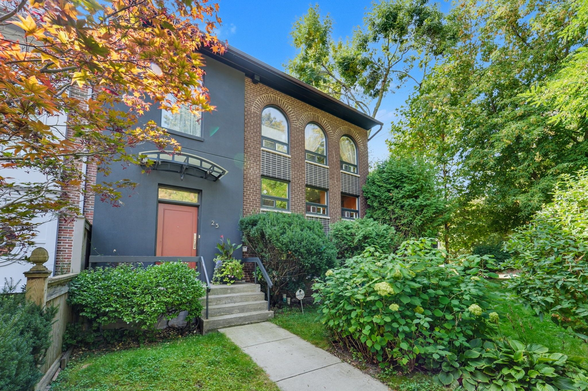 25 Clarendon Avenue - Northwest Downtown