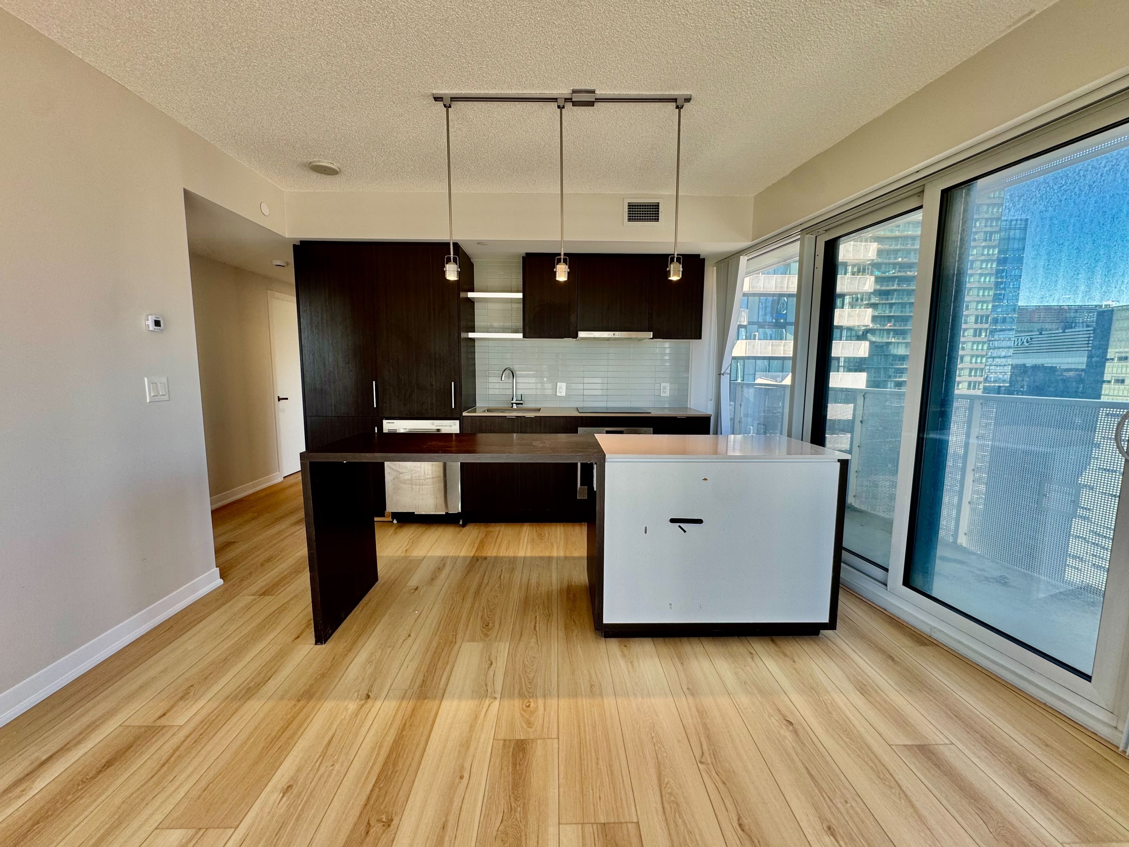 88 Harbour Street - Downtown