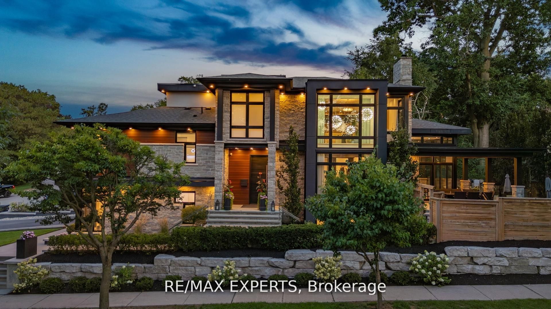 7 Woodvalley Drive - Etobicoke West