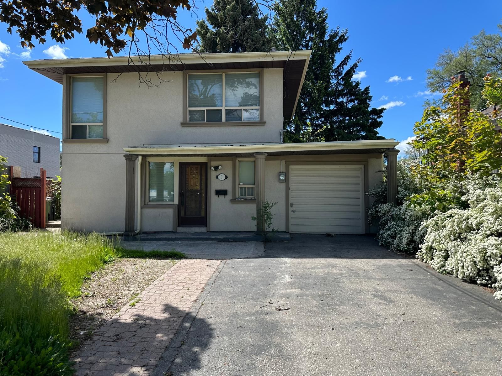 7 Cadillac Avenue - West North York