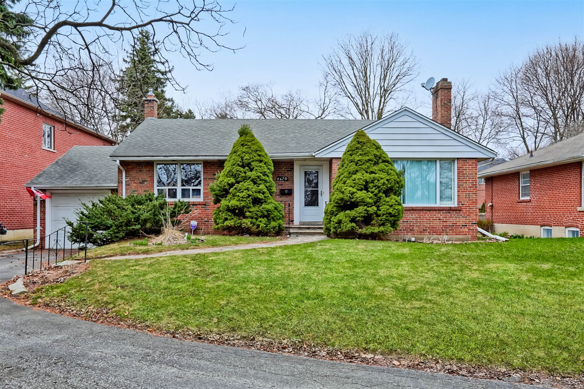 4670 Dundas Street - Etobicoke West