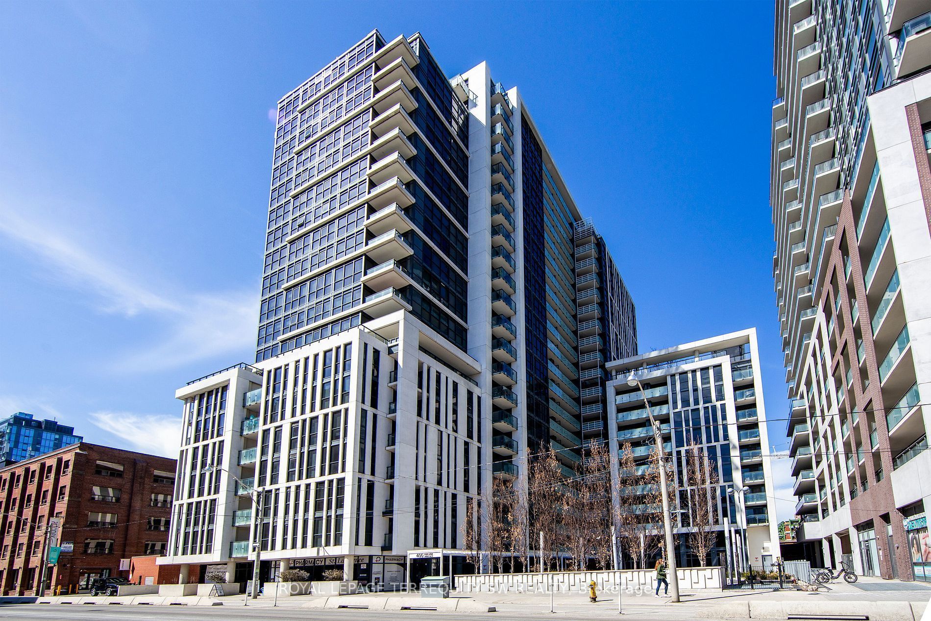400 Adelaide Street - East Downtown