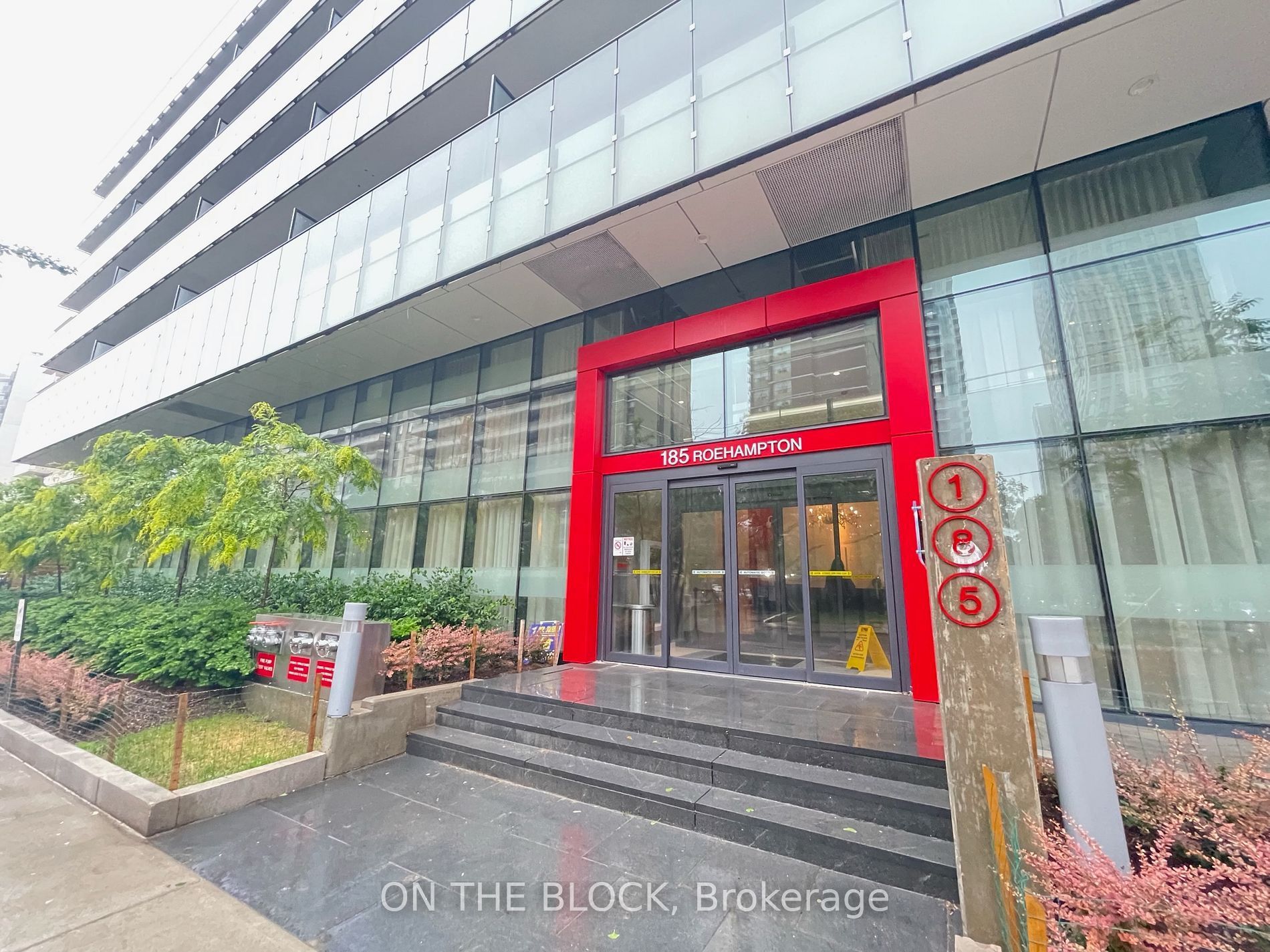 185 Roehampton Avenue - Midtown