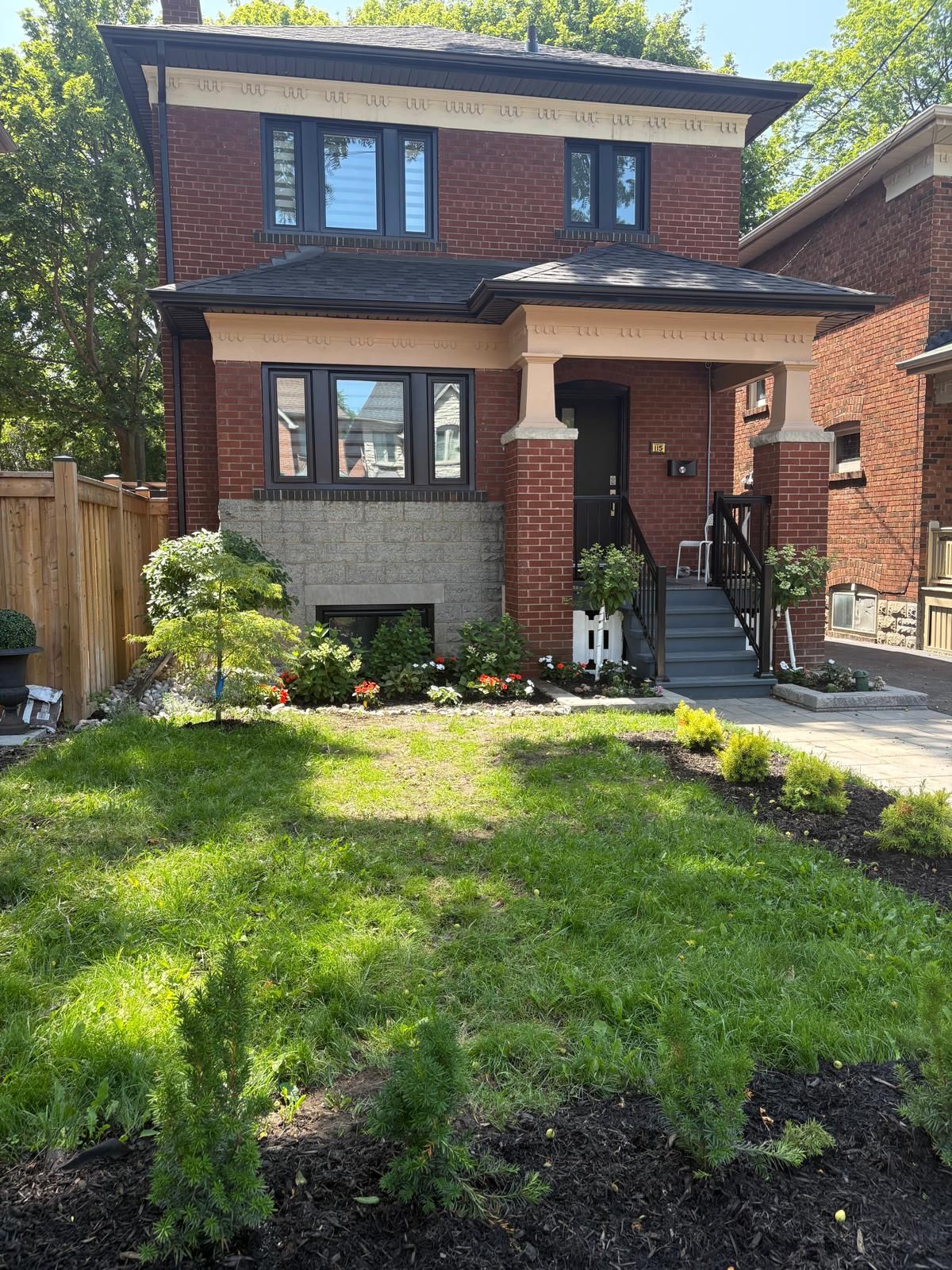 115 Wanless Avenue - Uptown