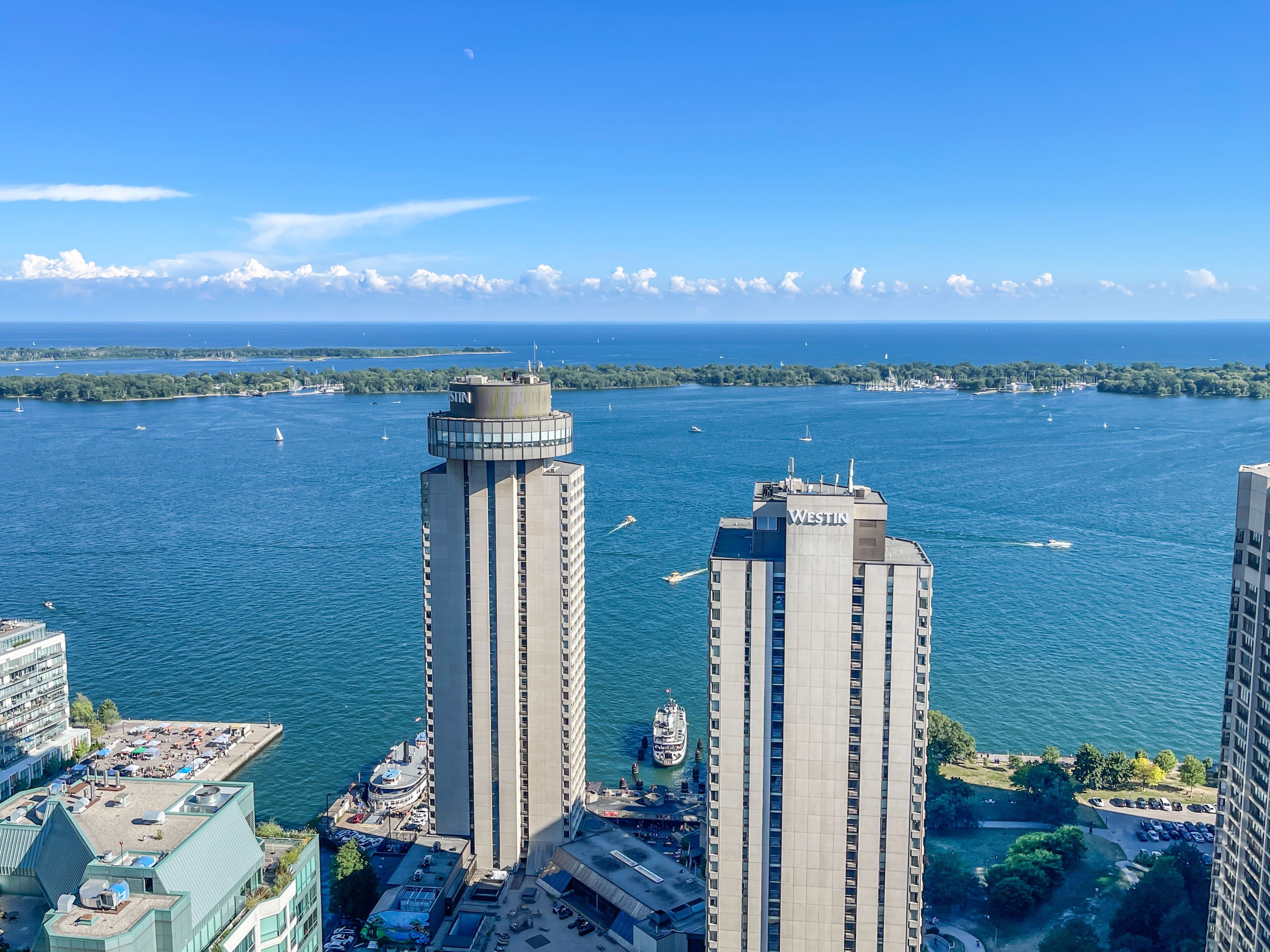 33 Bay Street - Downtown
