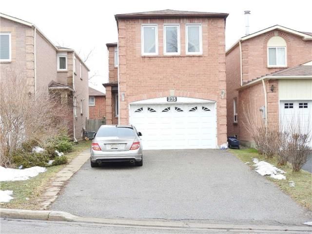 235 Roxanne Crescent - North Scarborough