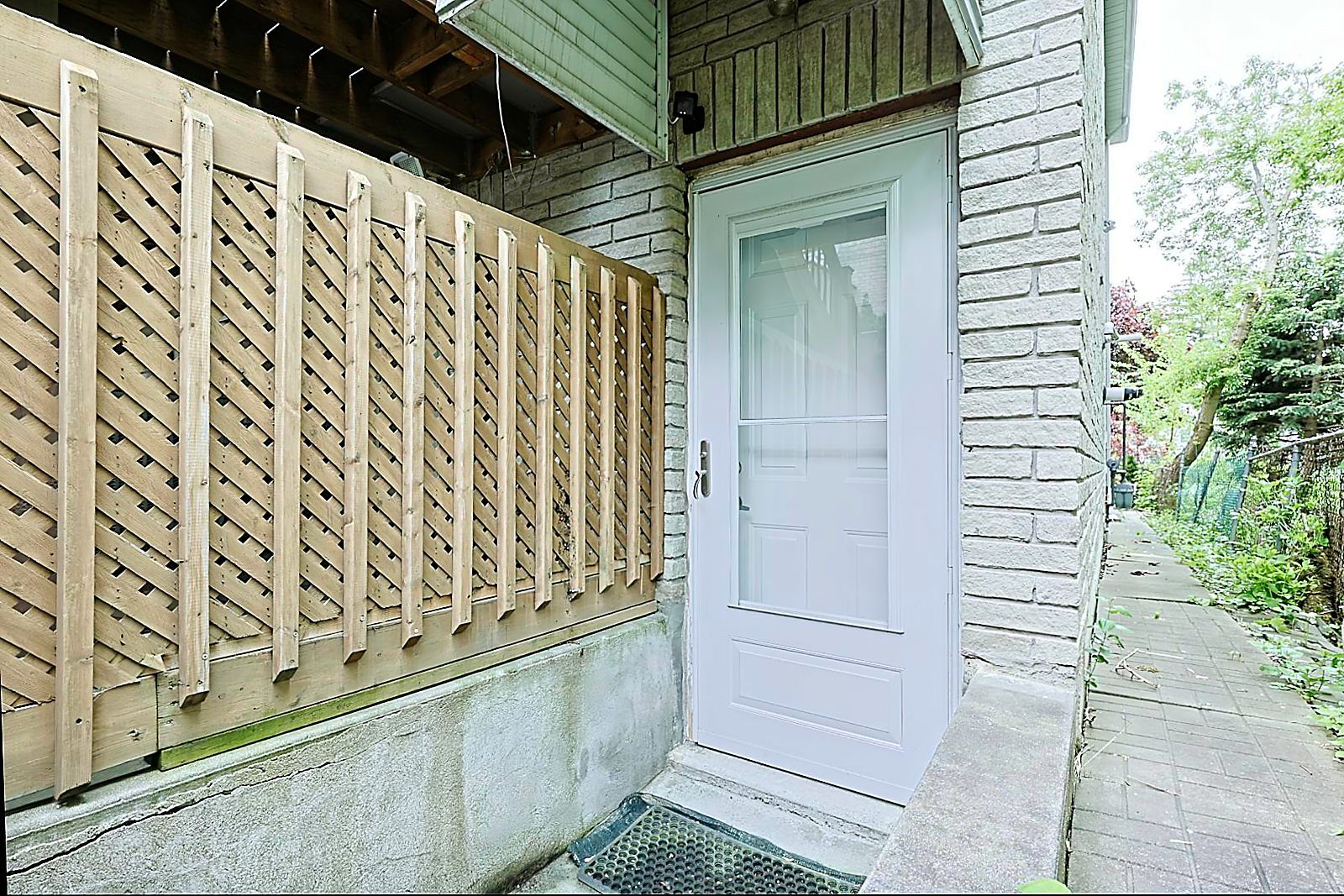 61 Fairchild Avenue - West North York