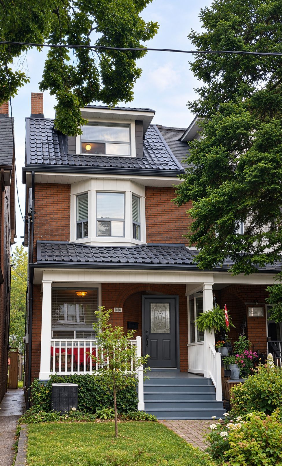380 Crawford Street - Downtown