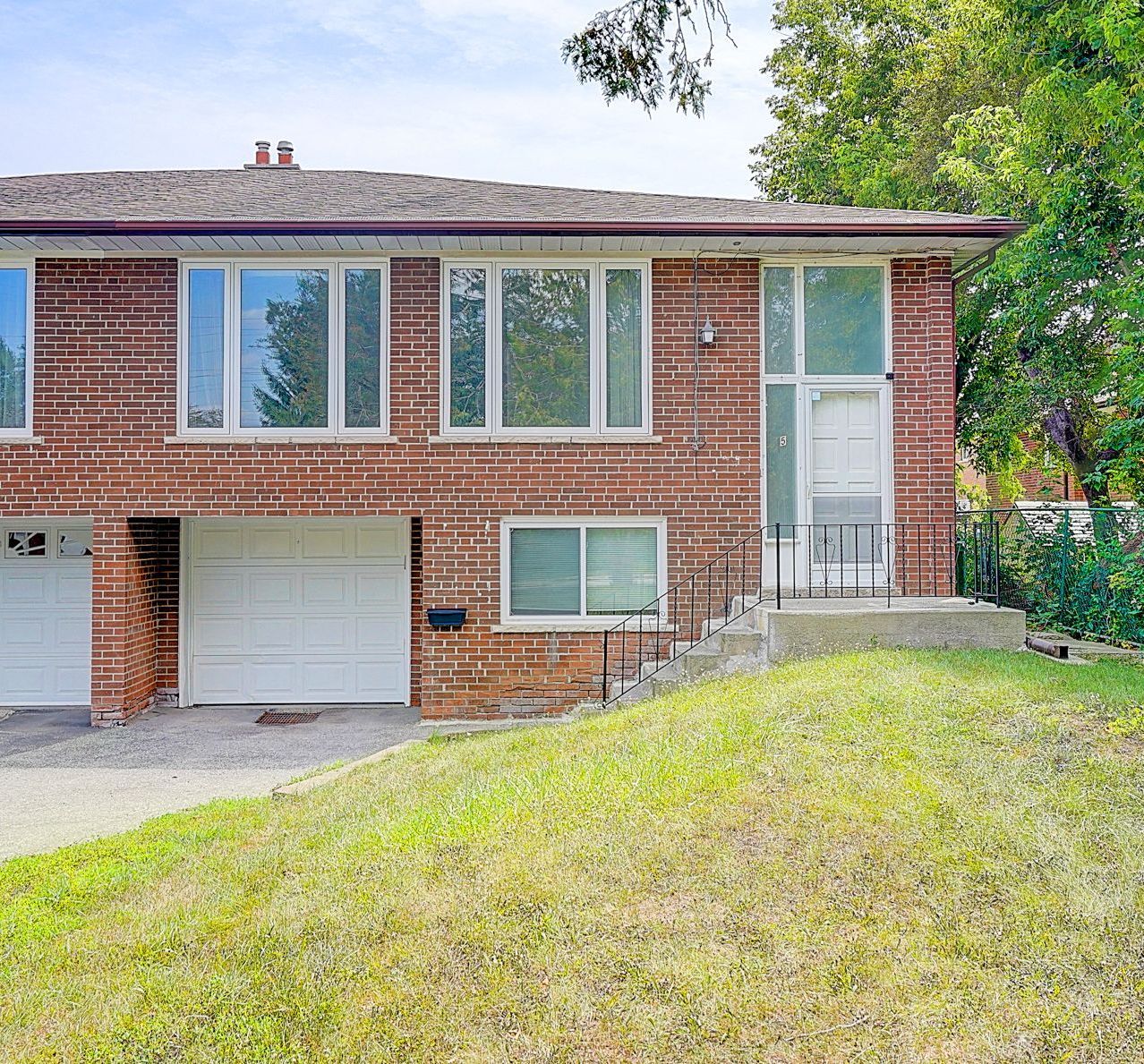 5 Foxhound Court - North York