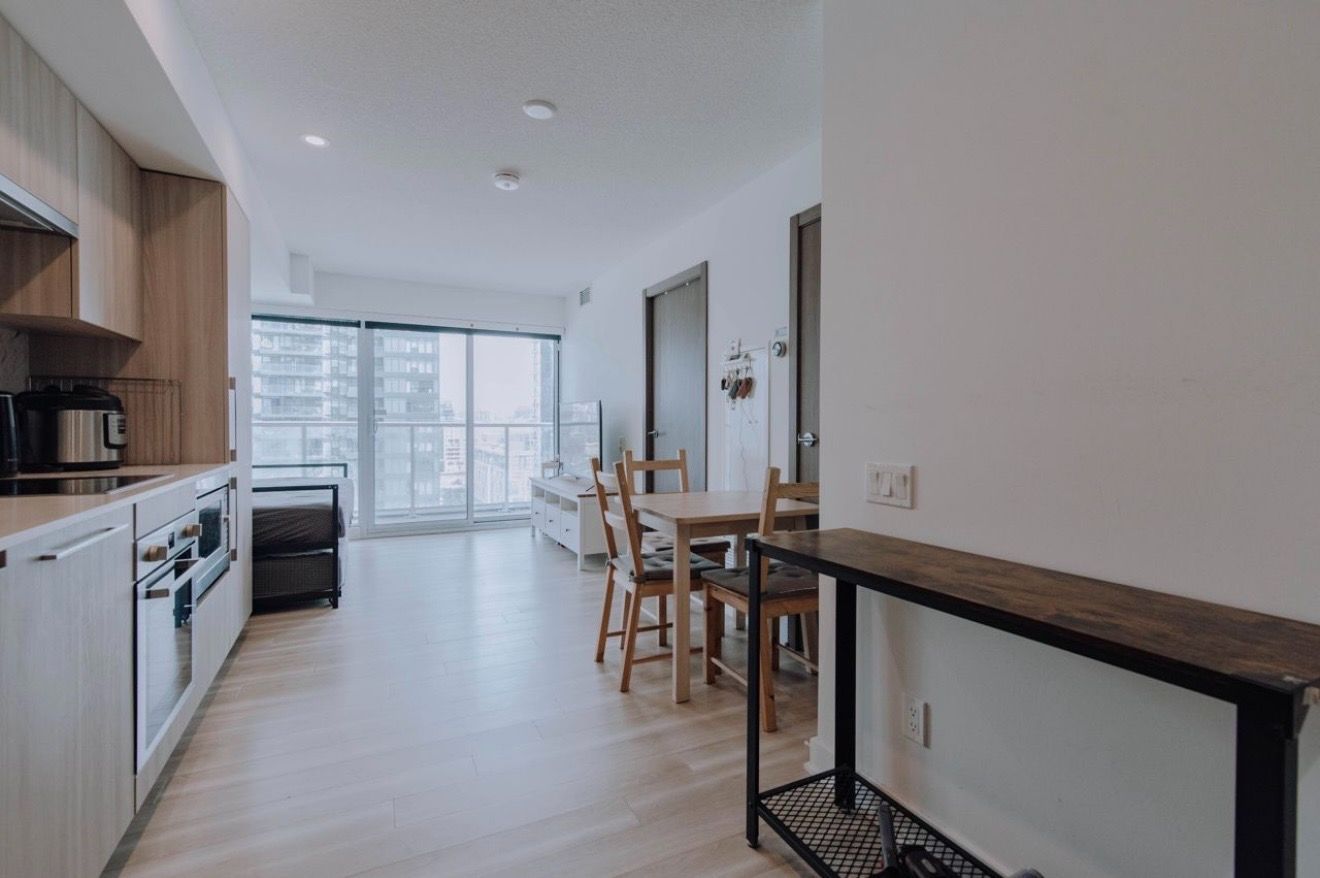 17 Bathurst Street - Downtown